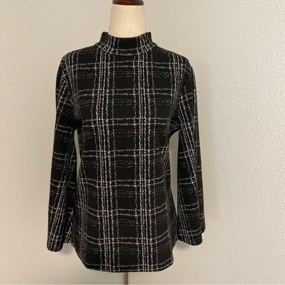 NWT  Ann Taylor Black White Bell Sleeve Back Zip Mock Turtle Neck Top Size S